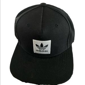 NWOT’s Adidas Original Blackbird snap back Hat